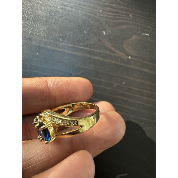 Fine 10K Gold Royal Blue Three-Stone Claw Set Ring – Size 7 - Picture 4 of 8